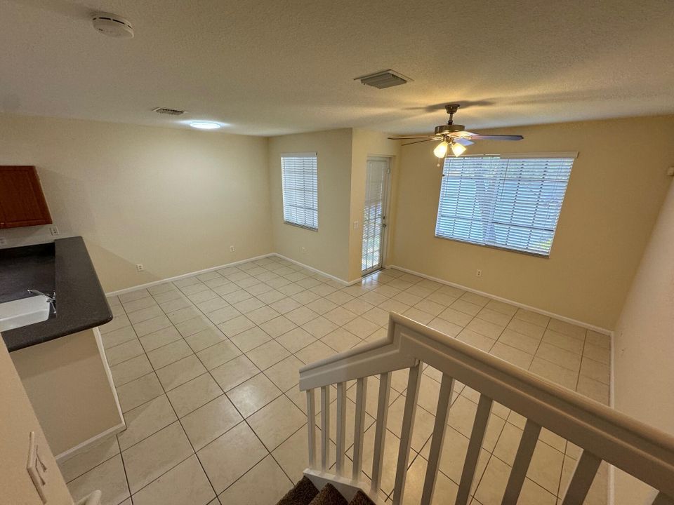 Active With Contract: $2,400 (3 beds, 2 baths, 1481 Square Feet)