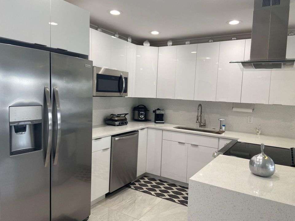 Active With Contract: $599,000 (3 beds, 2 baths, 1408 Square Feet)