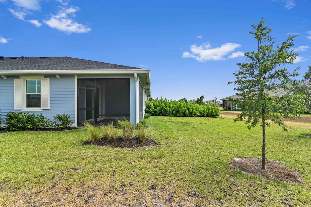 For Sale: $569,900 (3 beds, 2 baths, 1952 Square Feet)