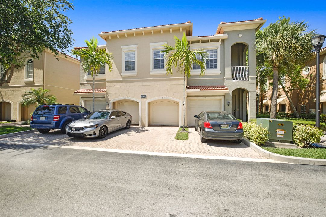 Active With Contract: $464,900 (3 beds, 2 baths, 1232 Square Feet)