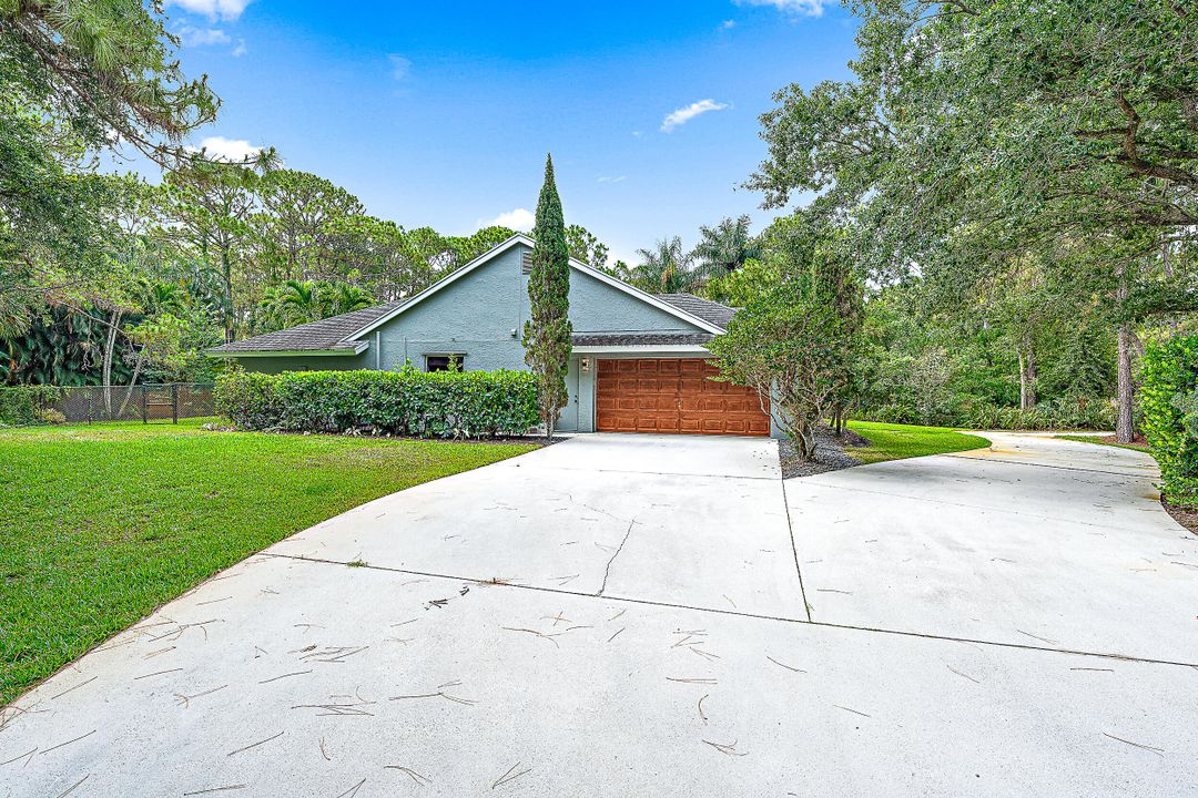 Active With Contract: $1,100,000 (4 beds, 2 baths, 2406 Square Feet)