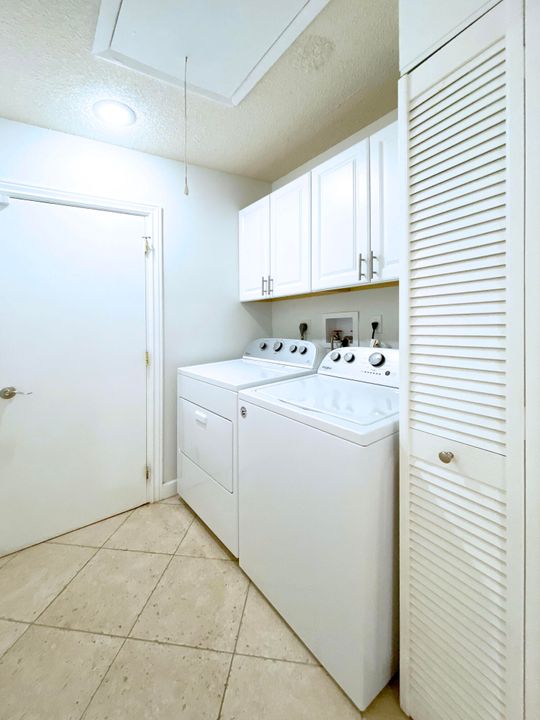 Active With Contract: $4,300 (3 beds, 2 baths, 2466 Square Feet)