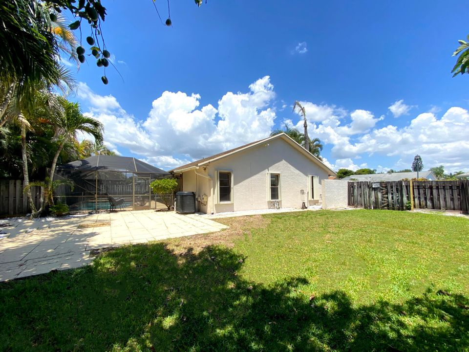 Active With Contract: $4,300 (3 beds, 2 baths, 2466 Square Feet)