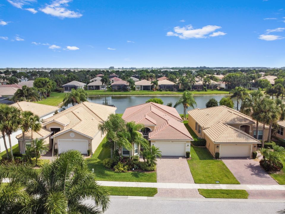 Active With Contract: $849,900 (3 beds, 2 baths, 2381 Square Feet)