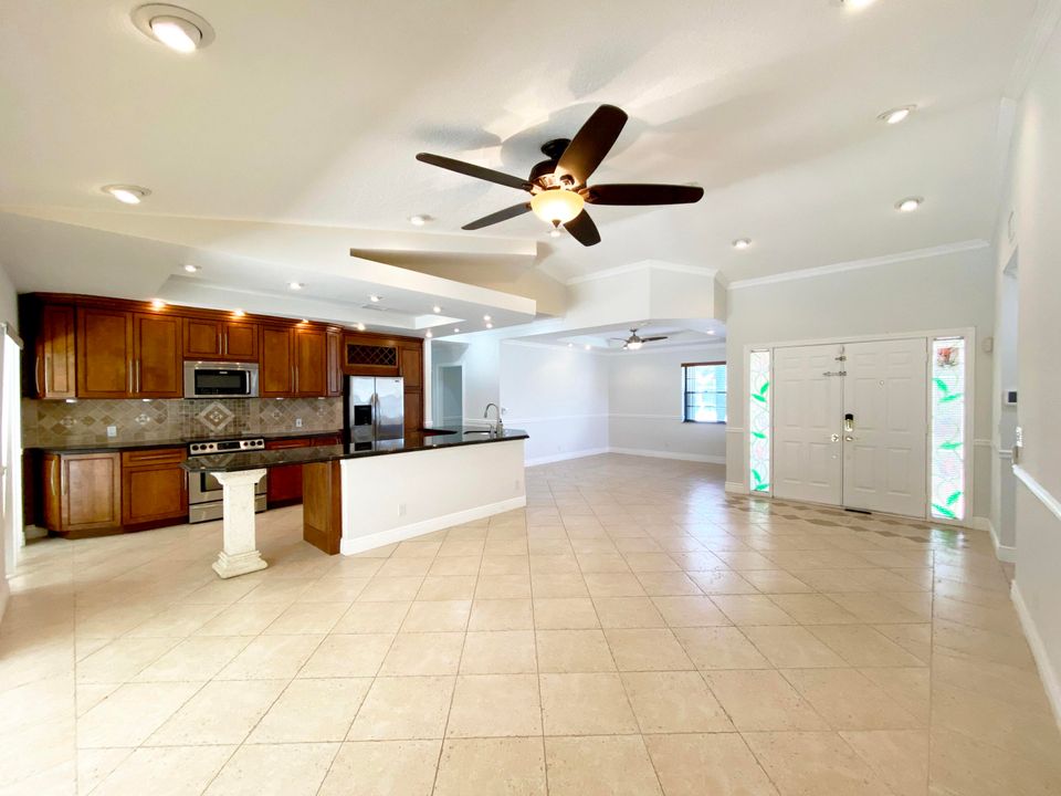 Active With Contract: $4,300 (3 beds, 2 baths, 2466 Square Feet)