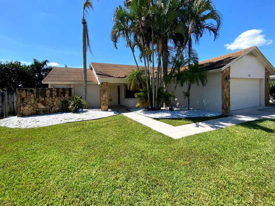 Active With Contract: $4,300 (3 beds, 2 baths, 2466 Square Feet)