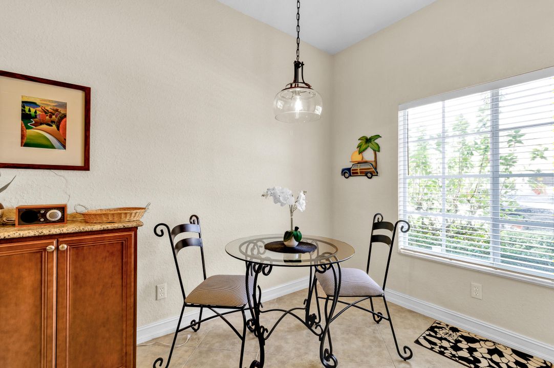 For Sale: $412,000 (2 beds, 2 baths, 1578 Square Feet)