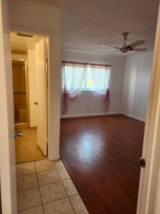 For Sale: $135,000 (2 beds, 2 baths, 982 Square Feet)