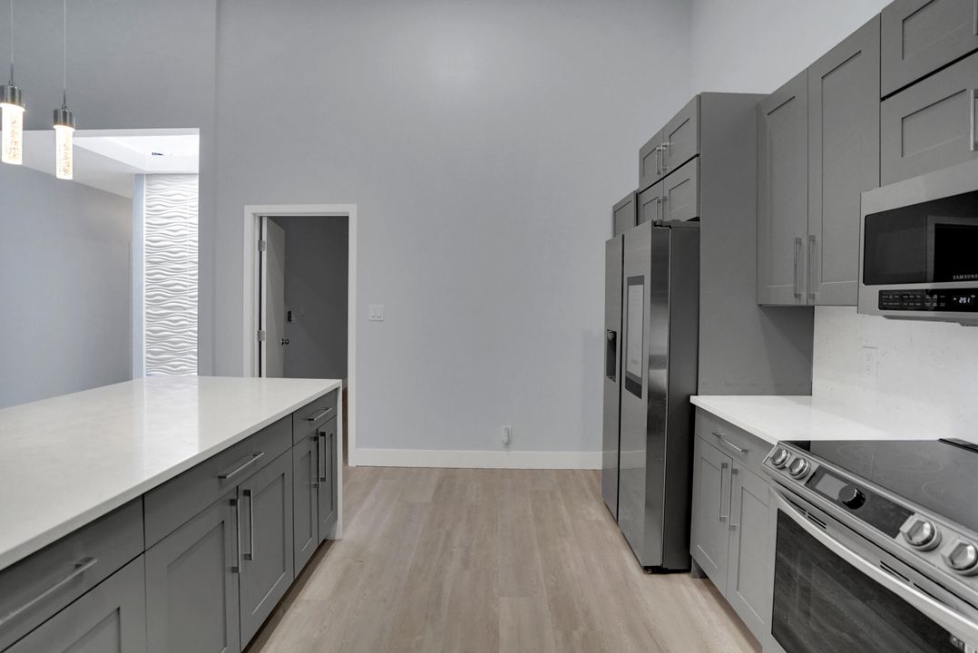 Active With Contract: $529,000 (3 beds, 2 baths, 1540 Square Feet)