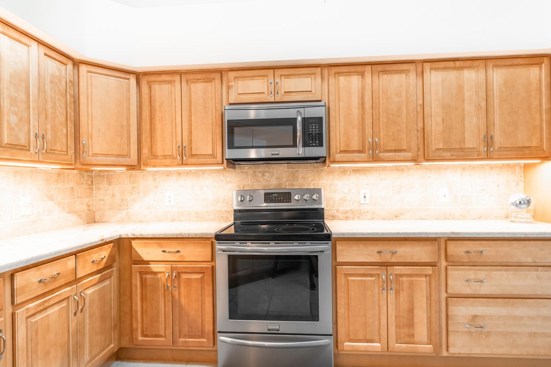 Active With Contract: $329,900 (2 beds, 2 baths, 1444 Square Feet)