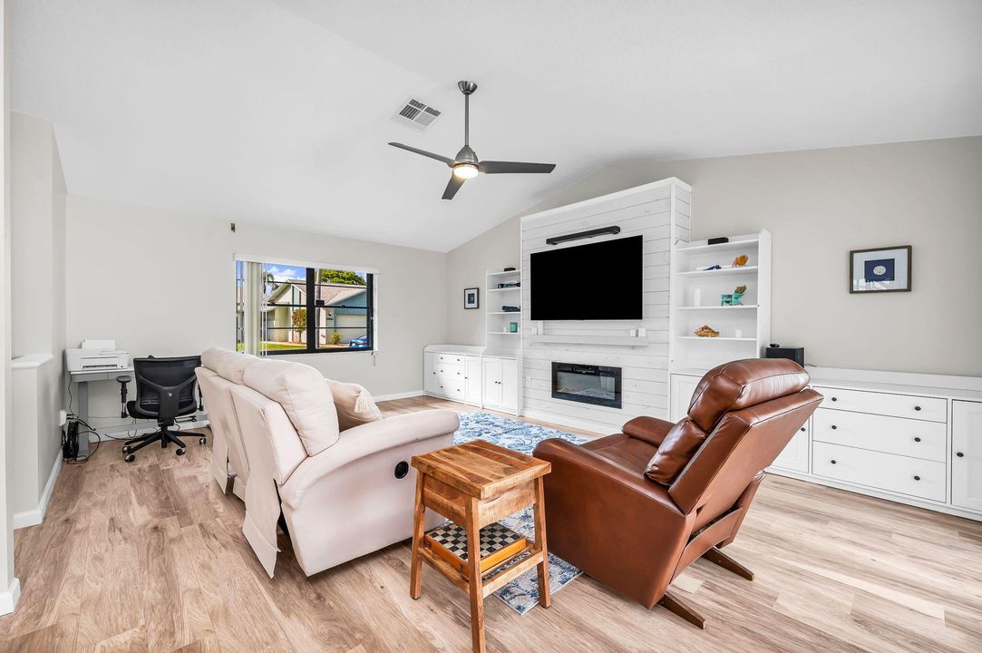 For Sale: $464,900 (3 beds, 2 baths, 1602 Square Feet)