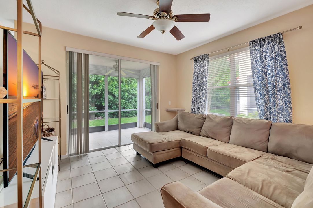 Active With Contract: $429,000 (3 beds, 2 baths, 1577 Square Feet)
