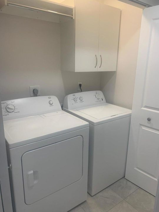 Active With Contract: $2,500 (3 beds, 2 baths, 1176 Square Feet)