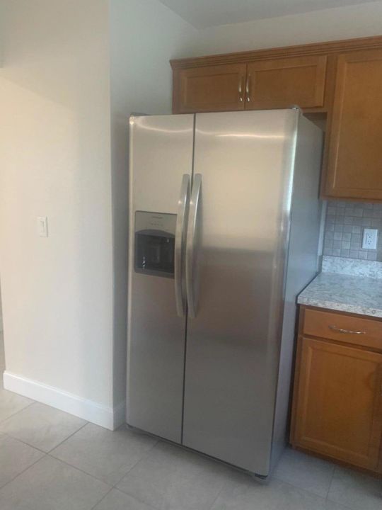 Active With Contract: $2,500 (3 beds, 2 baths, 1176 Square Feet)