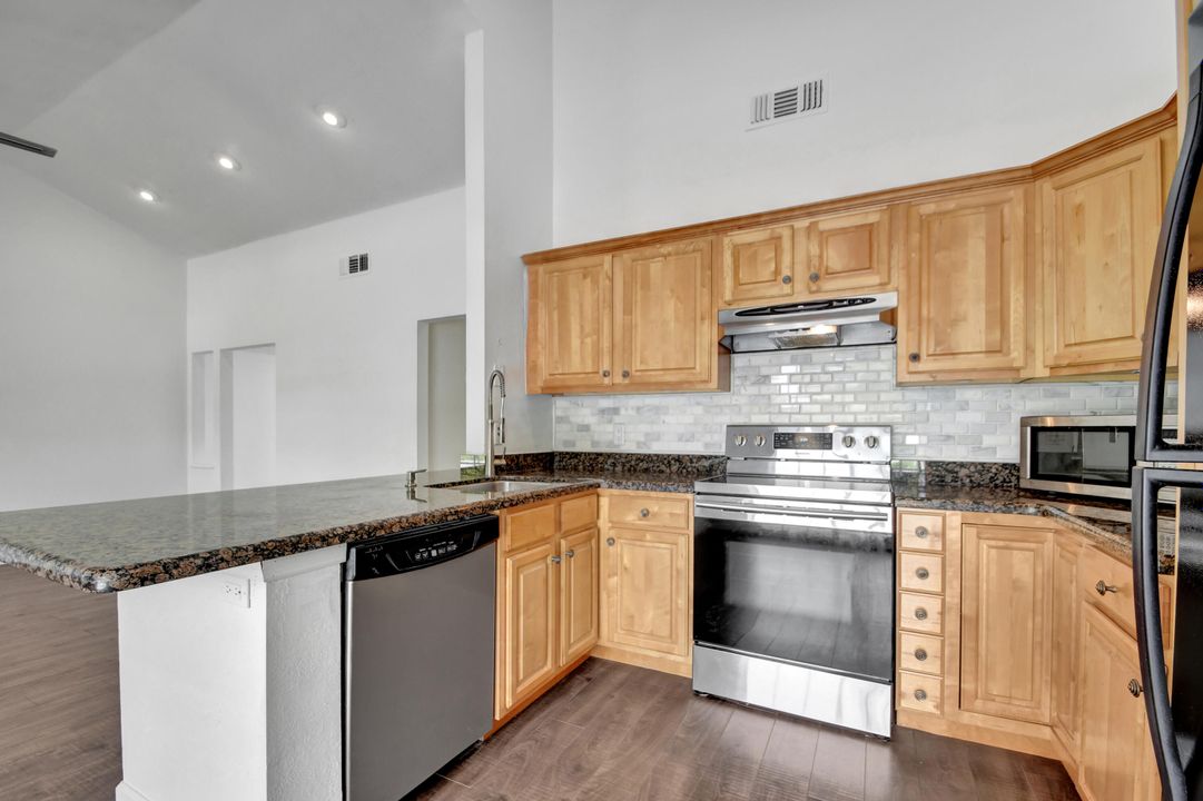 For Sale: $399,000 (2 beds, 2 baths, 1150 Square Feet)