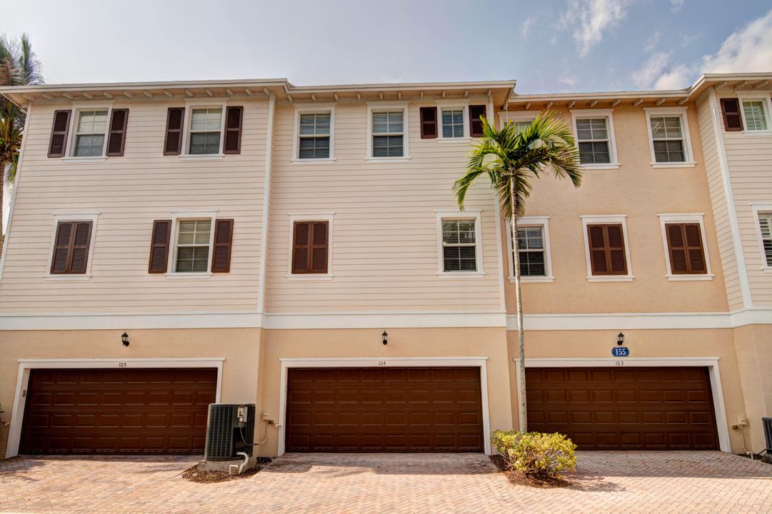 For Sale: $465,000 (2 beds, 2 baths, 1542 Square Feet)