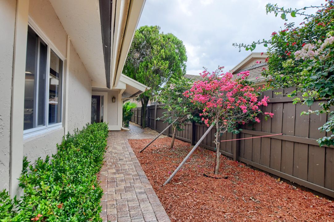 Active With Contract: $689,900 (3 beds, 2 baths, 1625 Square Feet)