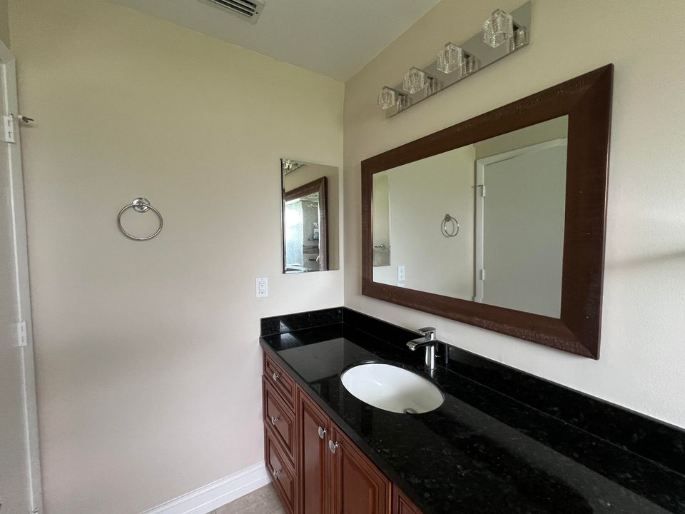 Active With Contract: $259,900 (2 beds, 2 baths, 1255 Square Feet)