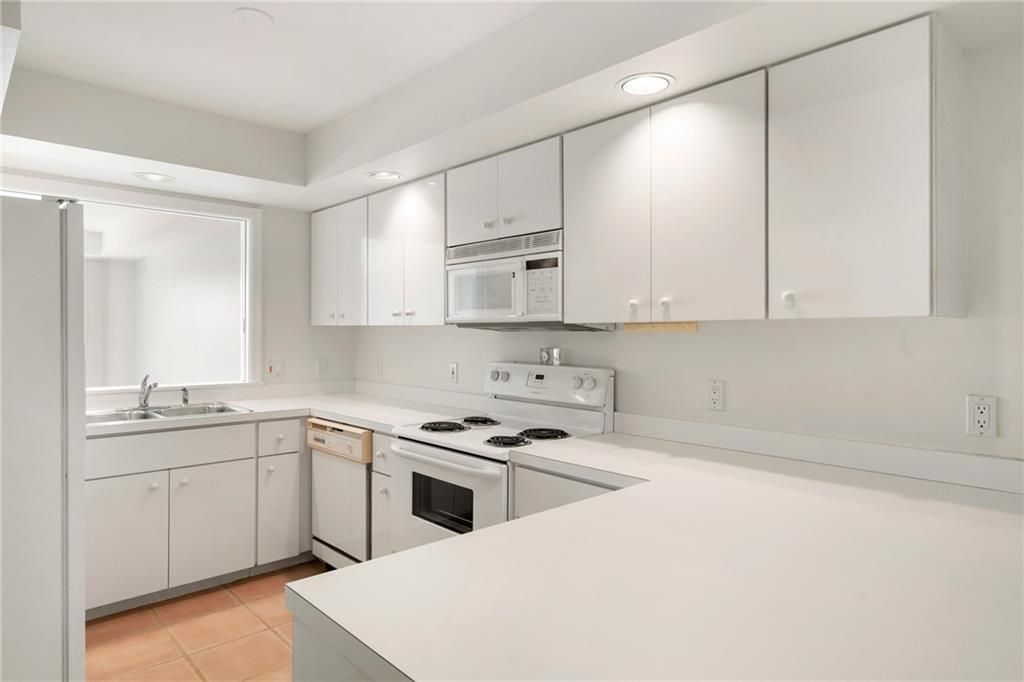 For Sale: $559,000 (2 beds, 2 baths, 1400 Square Feet)