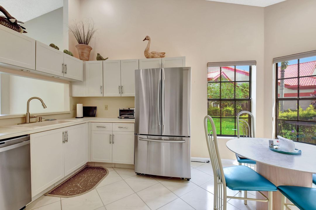 For Sale: $374,999 (3 beds, 2 baths, 1657 Square Feet)