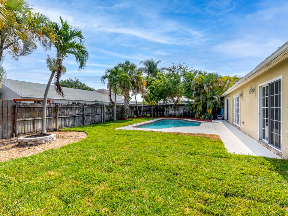 For Sale: $699,000 (3 beds, 2 baths, 1577 Square Feet)