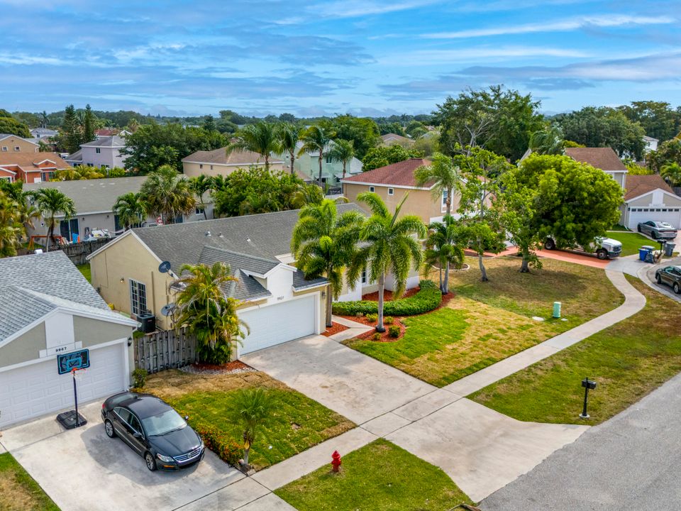 For Sale: $699,000 (3 beds, 2 baths, 1577 Square Feet)