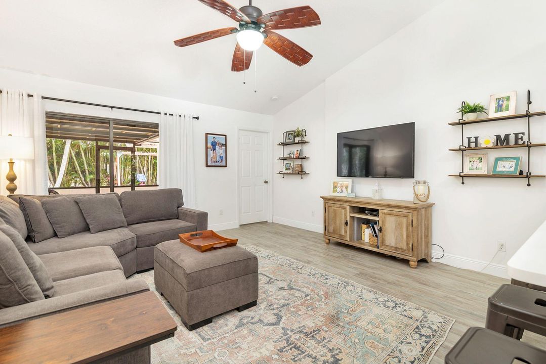 Active With Contract: $625,000 (3 beds, 2 baths, 1312 Square Feet)