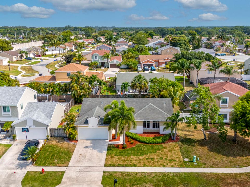 For Sale: $650,000 (3 beds, 2 baths, 1577 Square Feet)