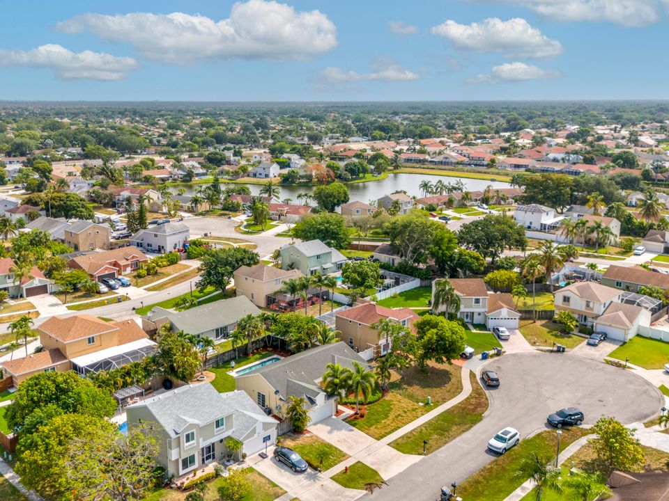 For Sale: $650,000 (3 beds, 2 baths, 1577 Square Feet)