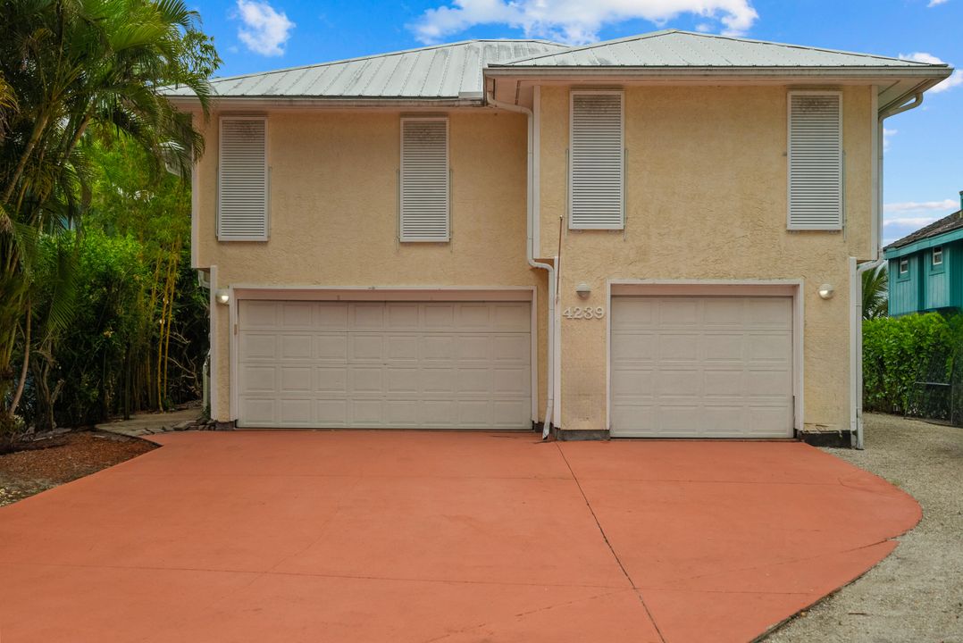 For Sale: $1,350,000 (3 beds, 3 baths, 2540 Square Feet)