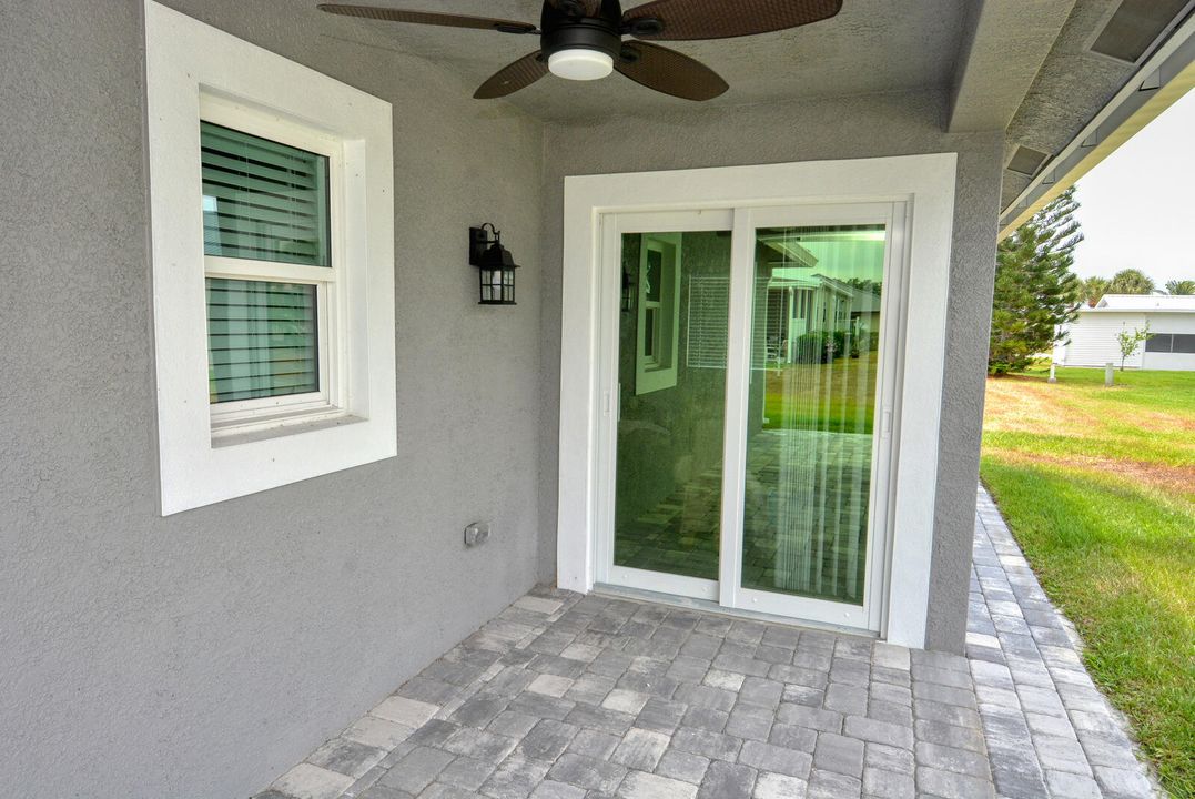 For Sale: $399,900 (3 beds, 2 baths, 1255 Square Feet)