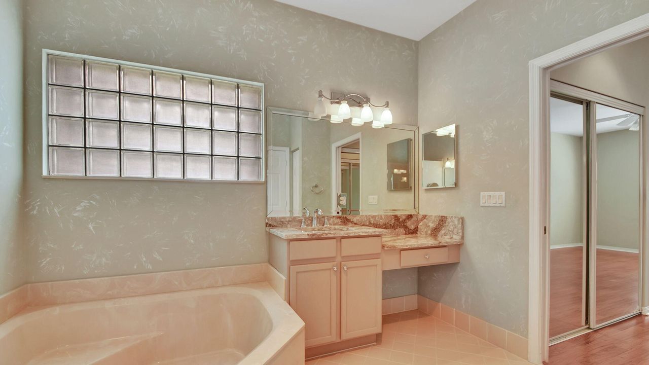 待售: $498,500 (3 贝兹, 2 浴室, 1940 平方英尺)