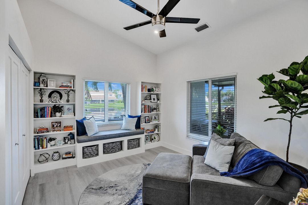 Active With Contract: $4,800 (3 beds, 2 baths, 1986 Square Feet)