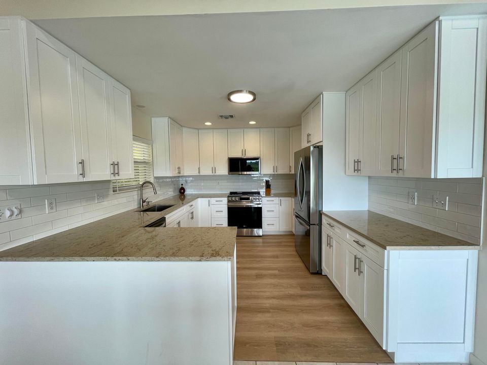 For Sale: $2,150,000 (3 beds, 2 baths, 2156 Square Feet)