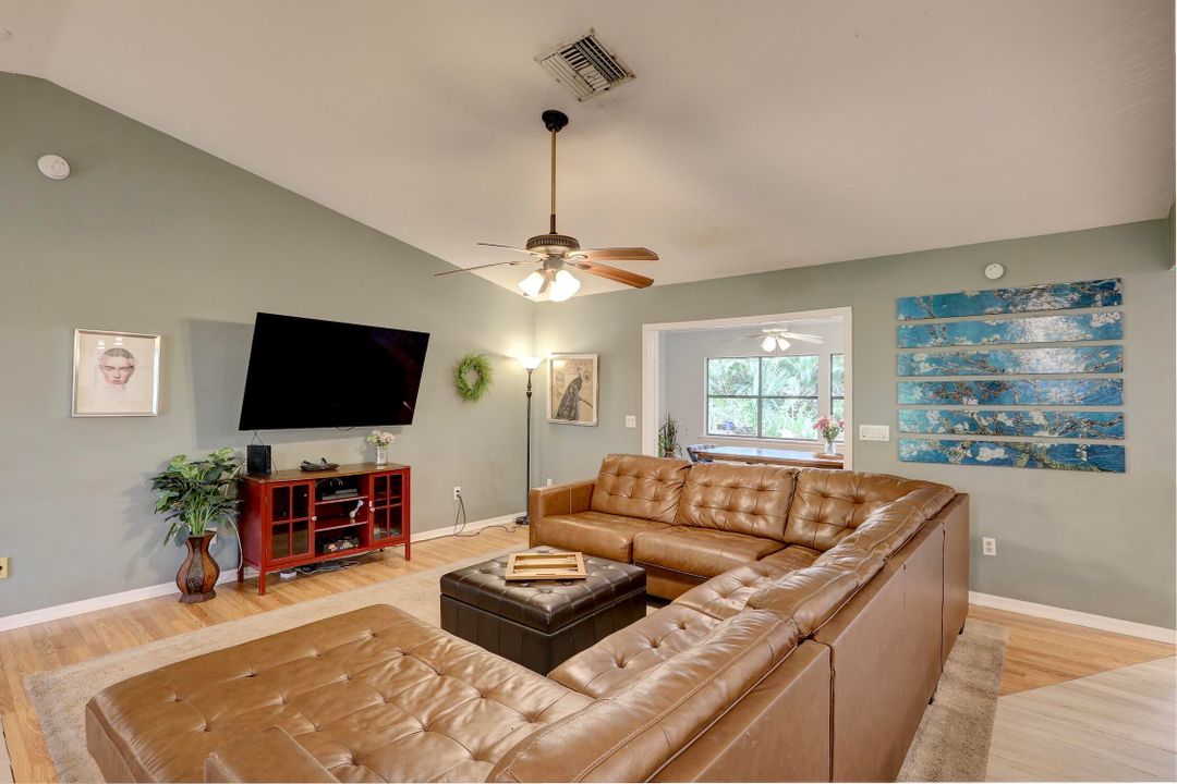 Active With Contract: $395,000 (4 beds, 2 baths, 2578 Square Feet)