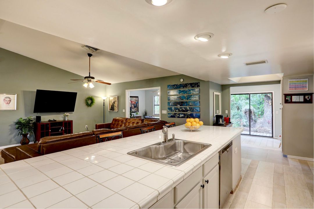 Active With Contract: $395,000 (4 beds, 2 baths, 2578 Square Feet)