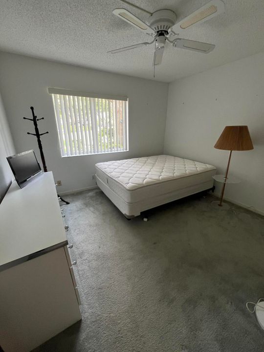 En Venta: $192,500 (2 camas, 2 baños, 1070 Pies cuadrados)