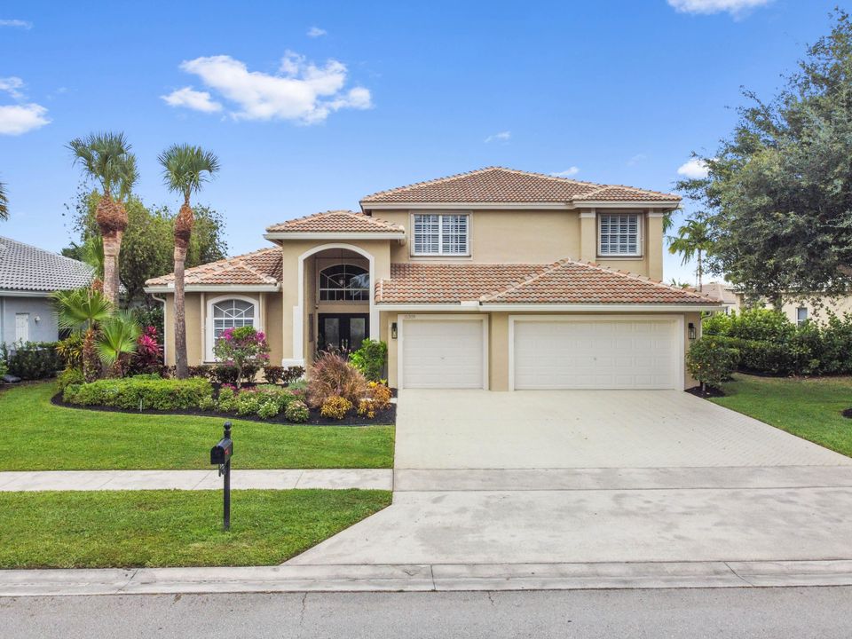 For Sale: $949,900 (5 beds, 3 baths, 3238 Square Feet)