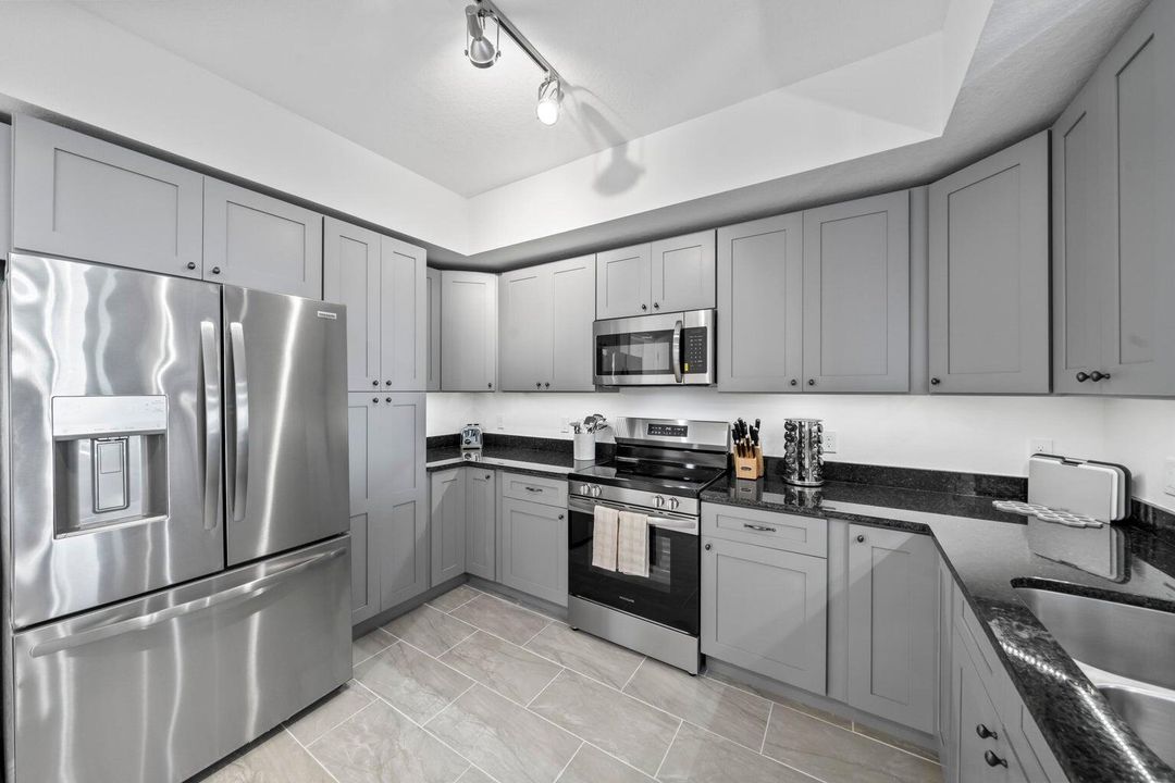 For Sale: $845,000 (2 beds, 2 baths, 1334 Square Feet)