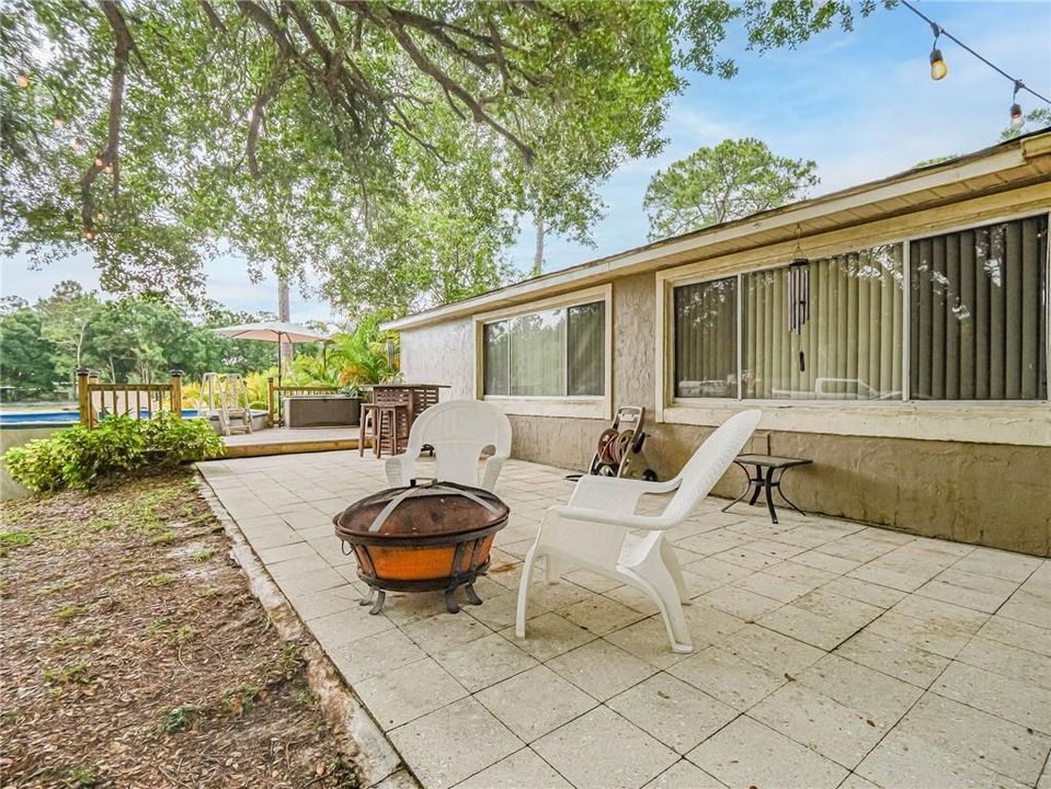 For Sale: $429,000 (3 beds, 2 baths, 1932 Square Feet)