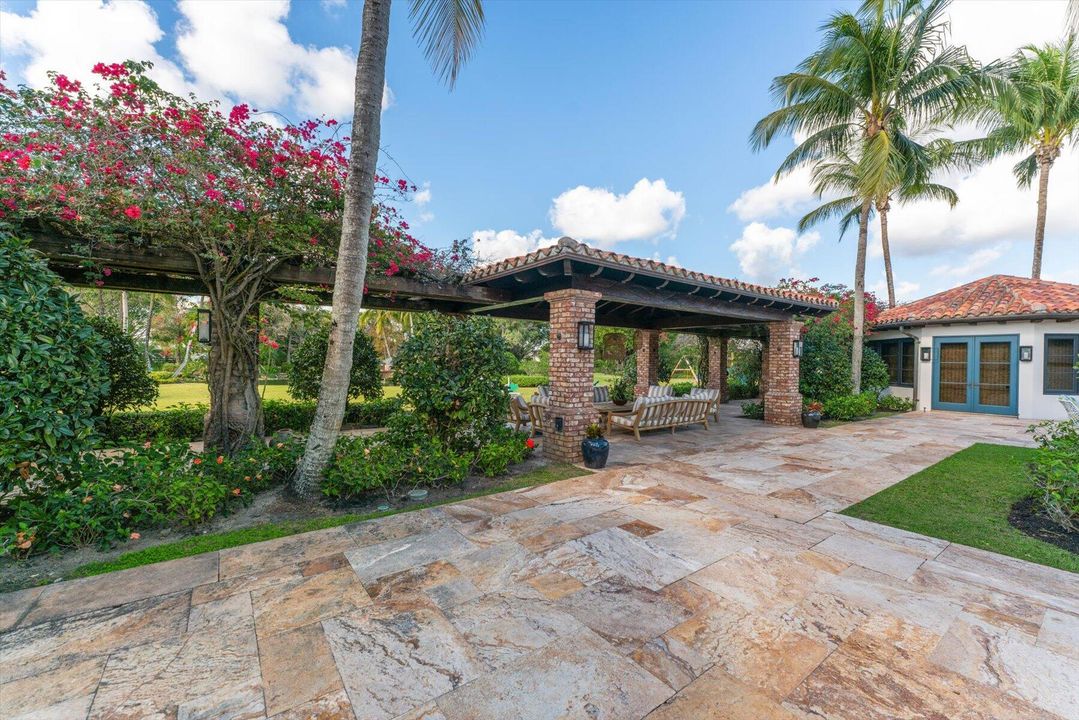 For Sale: $18,975,000 (4 beds, 4 baths, 3087 Square Feet)