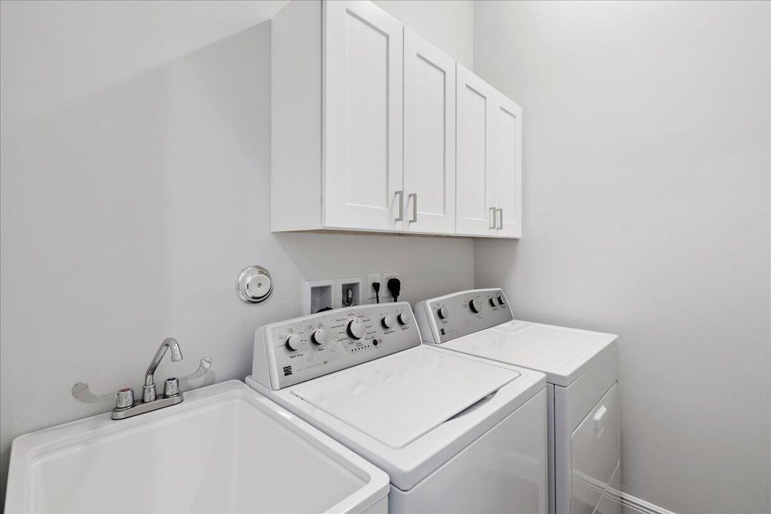 For Rent: $4,250 (3 beds, 2 baths, 1843 Square Feet)