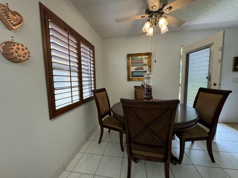 Active With Contract: $104,900 (2 beds, 2 baths, 910 Square Feet)