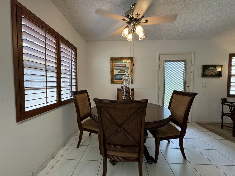 Active With Contract: $104,900 (2 beds, 2 baths, 910 Square Feet)