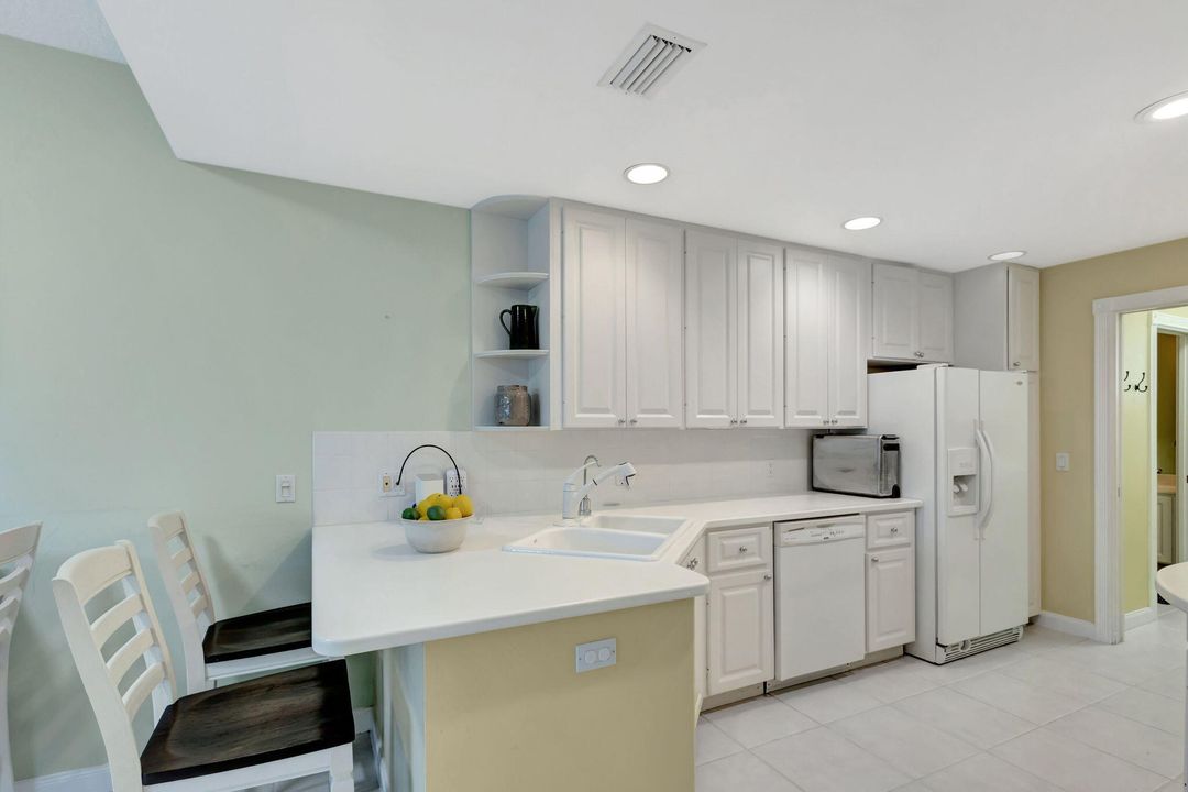 Active With Contract: $558,000 (3 beds, 2 baths, 1570 Square Feet)