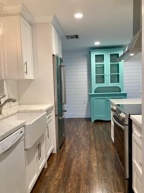 For Sale: $624,900 (2 beds, 1 baths, 1100 Square Feet)