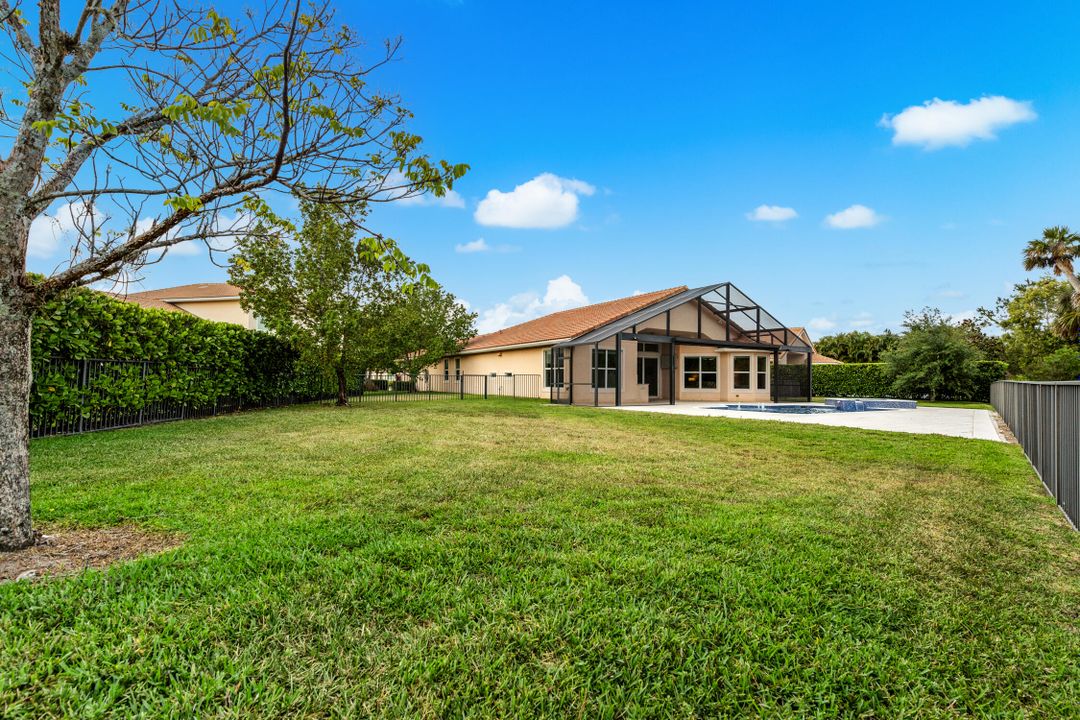 Active With Contract: $2,050,000 (3 beds, 3 baths, 2640 Square Feet)