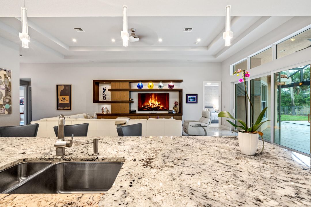 Active With Contract: $2,050,000 (3 beds, 3 baths, 2640 Square Feet)