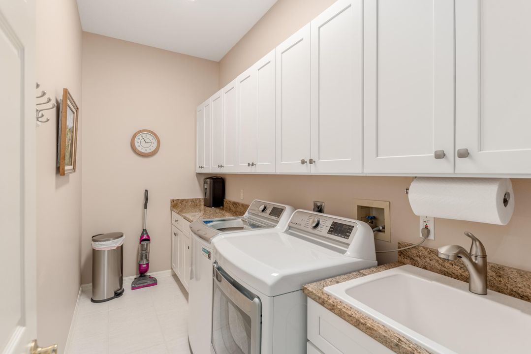 For Sale: $434,900 (2 beds, 2 baths, 1671 Square Feet)