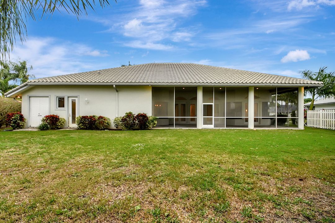 Active With Contract: $925,000 (4 beds, 3 baths, 3226 Square Feet)